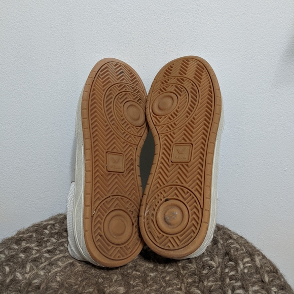 Veja V 12 Mesh & Leather Low-Top Sneakers 40 - Picture 9 of 9